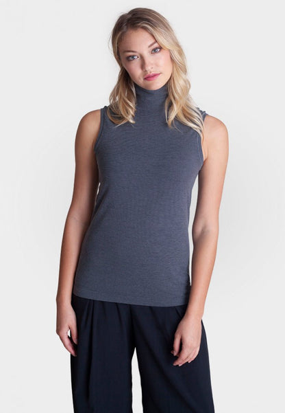 Sleeveless Turtleneck Shirt - Trendy
