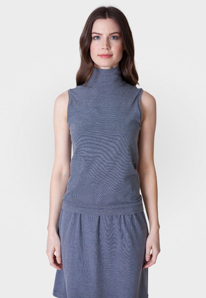 Sleeveless Turtleneck Shirt - Trendy