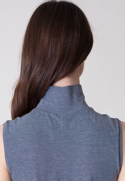 Sleeveless Turtleneck Shirt - Trendy