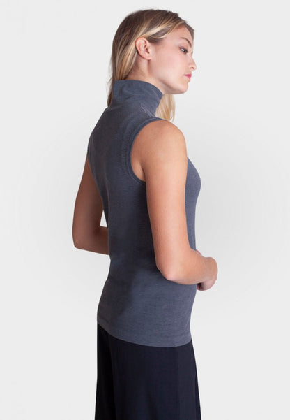 Sleeveless Turtleneck Shirt - Trendy