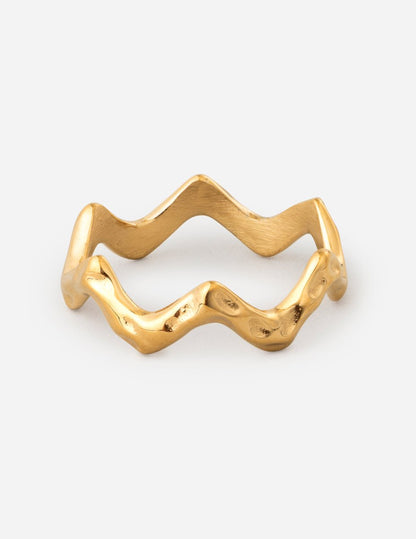 Textured Wavy Ring - Trendy
