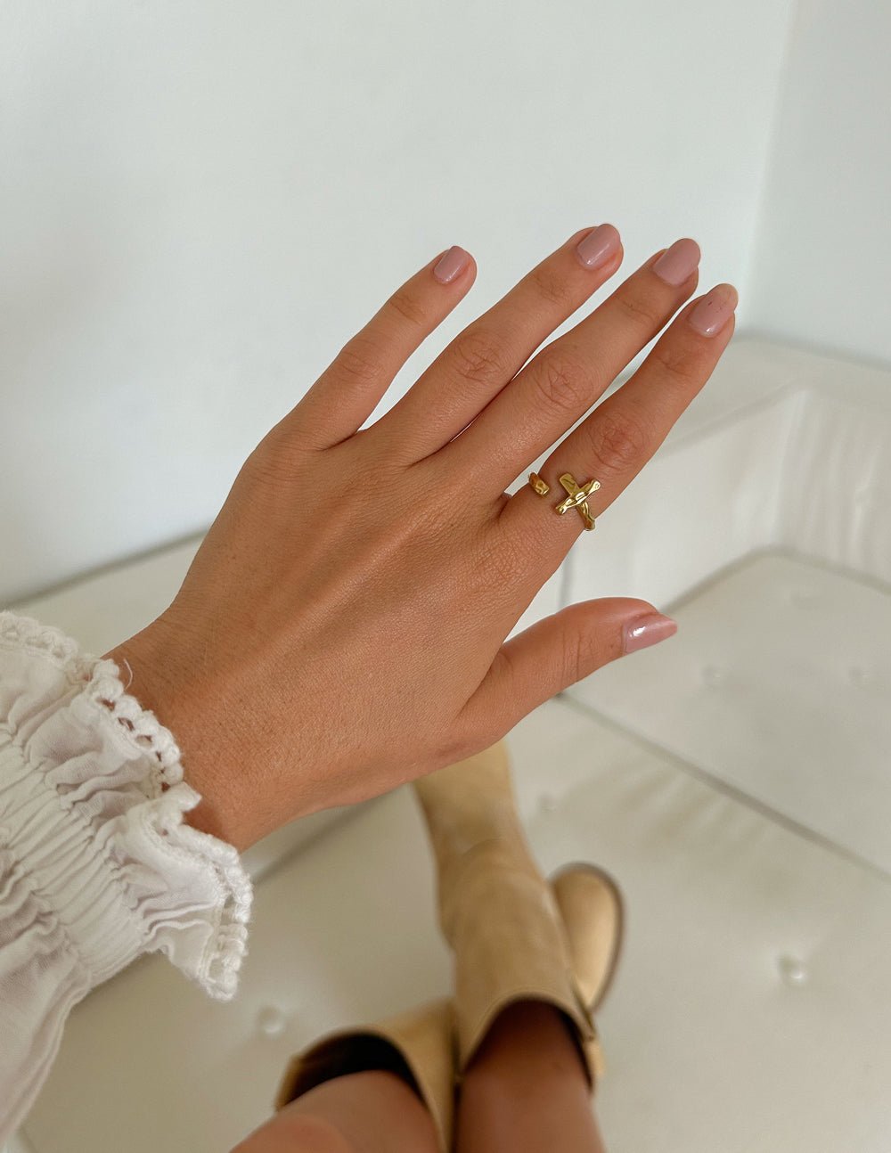 Textured Wrapped Cross Ring - Trendy